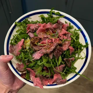 Salad with roast beef and baby potatoes